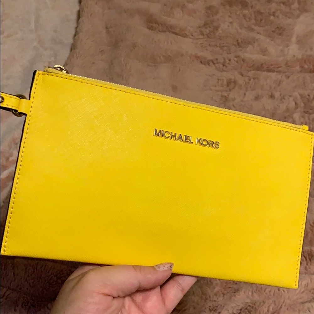 Michael Kors Wallet in Yellow